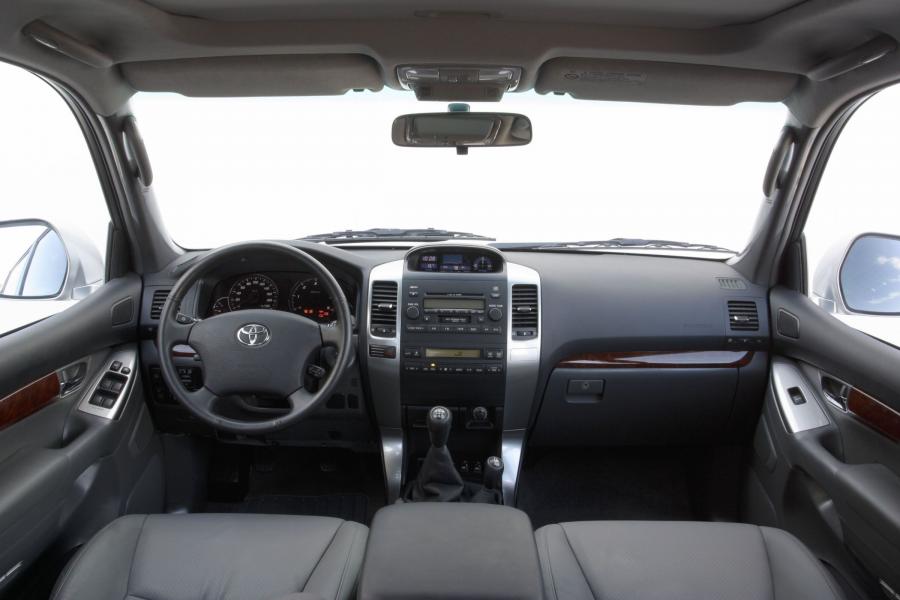  Toyota Land Cruiser 2003 года  (фото 36 из 192)